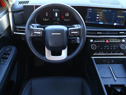 Certified 2025 Hyundai Santa Fe SEL image 9