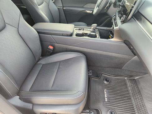 Used 2025 Lexus RX 350 w/ Convenience Package AWD/4WD image 14