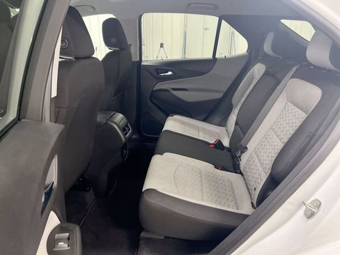 Used 2022 Chevrolet Equinox LS w/ LS Convenience Package FWD image 22
