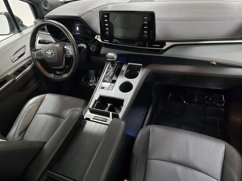 Used 2021 Toyota Sienna XSE image 23