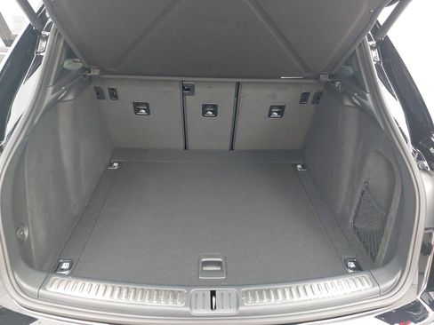 New 2026 Porsche Macan image 14