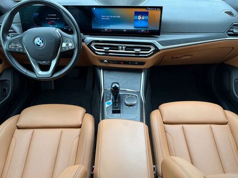 Used 2023 BMW i4 eDrive35 image 17