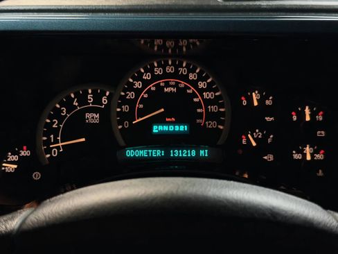 Used 2005 HUMMER H2 w/ Preferred Equipment Group AWD/4WD image 39