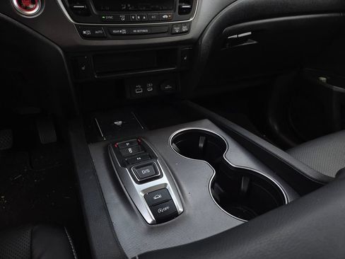 Used 2025 Honda Ridgeline RTL image 13