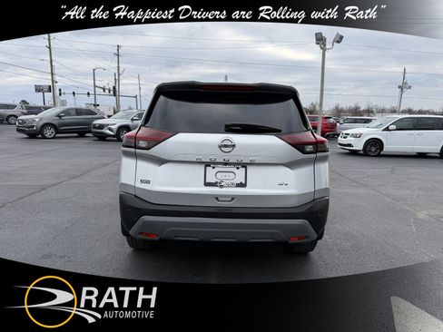 Used 2021 Nissan Rogue SV image 8