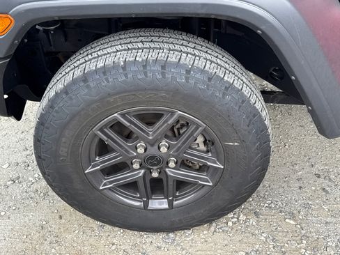 Used 2025 Jeep Wrangler Sport AWD/4WD image 14