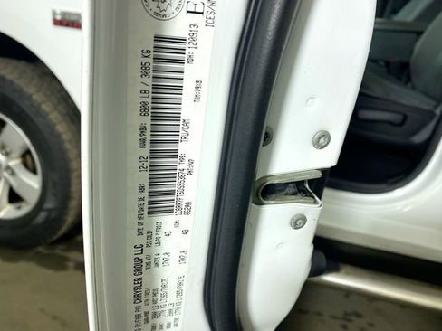 Used 2013 RAM 1500 ST w/ SXT Appearance Group image 33