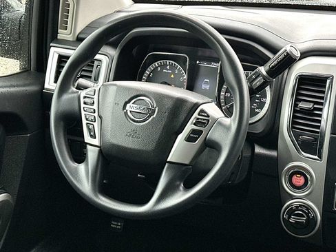 Used 2018 Nissan Titan SV AWD/4WD image 27