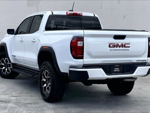 Used 2025 GMC Canyon AT4 w/ AT4X Package AWD/4WD image 4