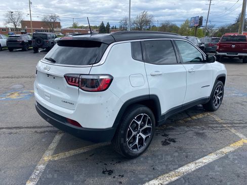 Used 2025 Jeep Compass Limited AWD/4WD image 5