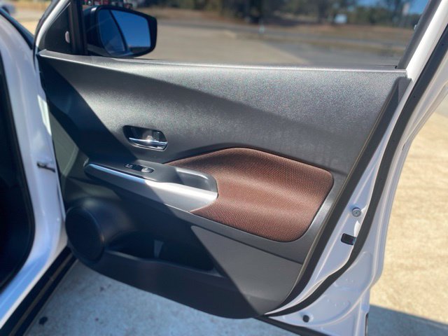 Used 2019 Nissan Kicks SR FWD image 15