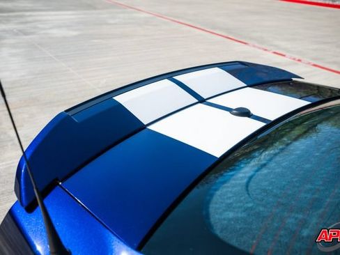 Used 2010 Ford Mustang Shelby GT500 RWD image 32