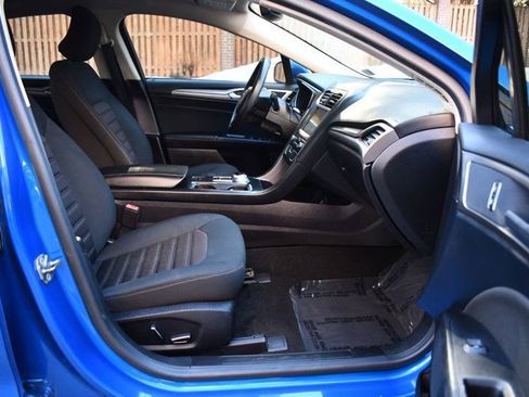 Used 2019 Ford Fusion SE image 28