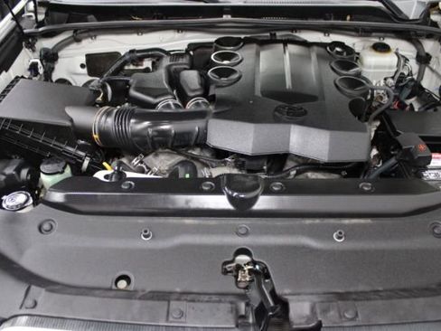 Used 2016 Toyota 4Runner Limited image 26