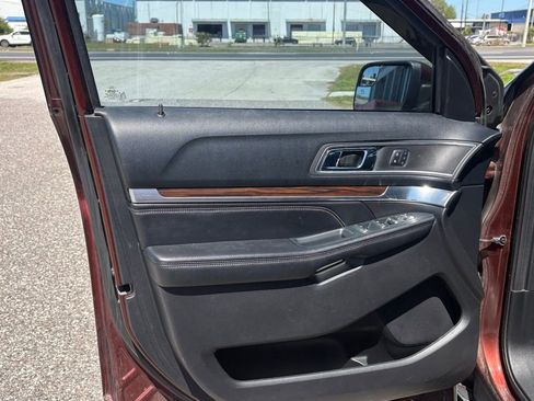 Used 2016 Ford Explorer Limited w/ Class II Trailer Tow Package image 10