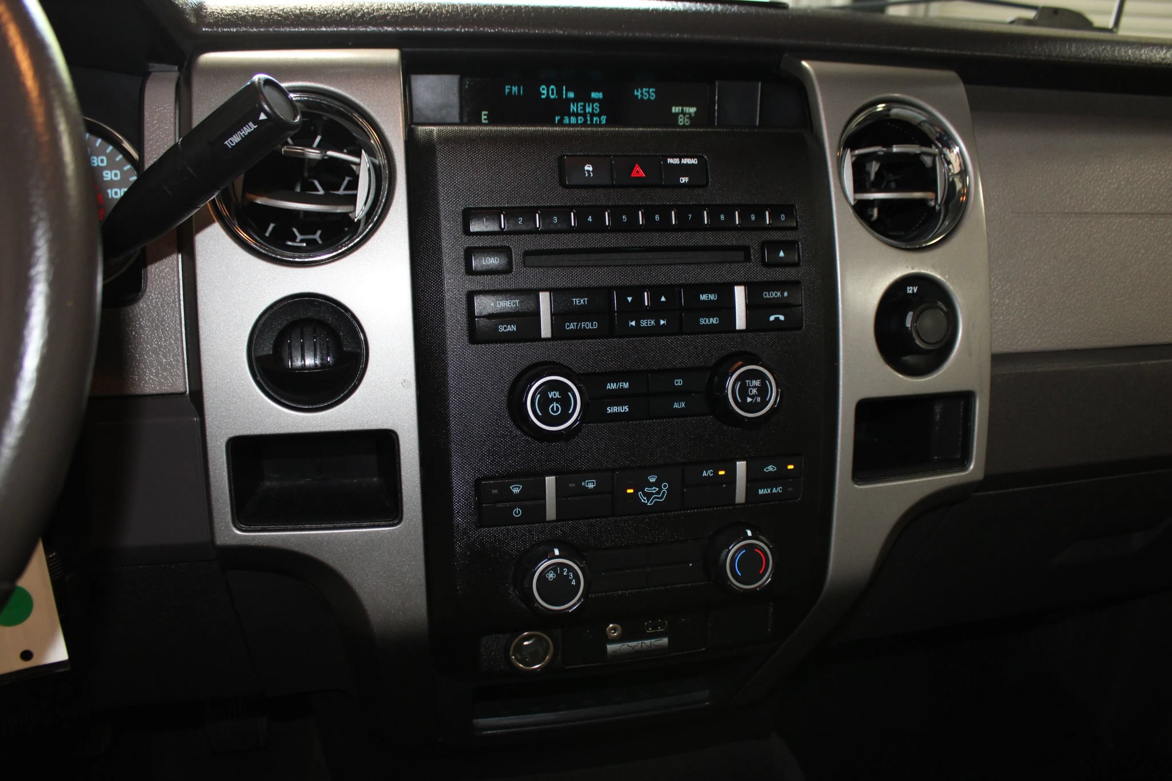 Used 2010 Ford F150 XLT RWD image 16