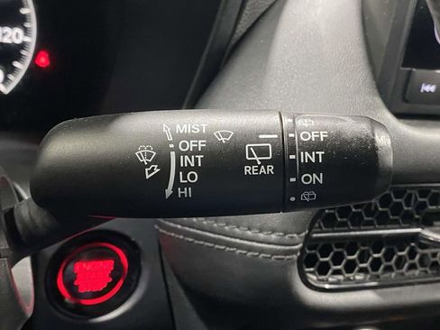 Used 2025 Honda HR-V LX image 23