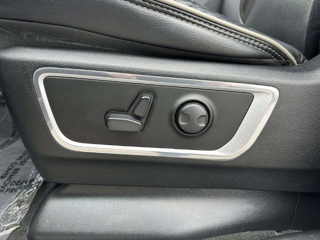 Used 2023 RAM 1500 Laramie AWD/4WD image 16
