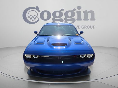 Used 2021 Dodge Challenger R/T Scat Pack w/ Scat Pack Stripe RWD image 9