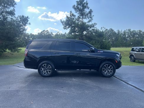 Used 2021 Chevrolet Tahoe Z71 w/ Z71 Signature Package AWD/4WD image 8