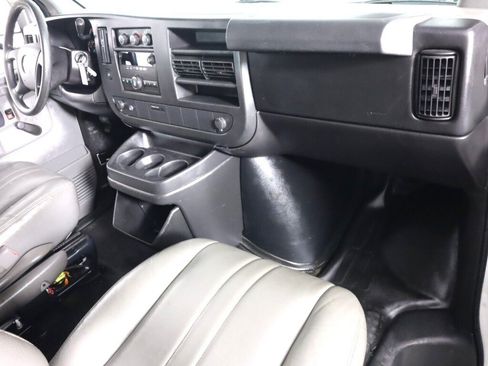 Used 2013 Chevrolet Express 1500 RWD image 31