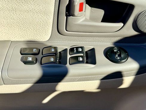 Used 2006 Kia Spectra EX image 19