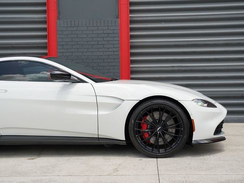 Used 2023 Aston Martin V8 Vantage Coupe RWD image 6
