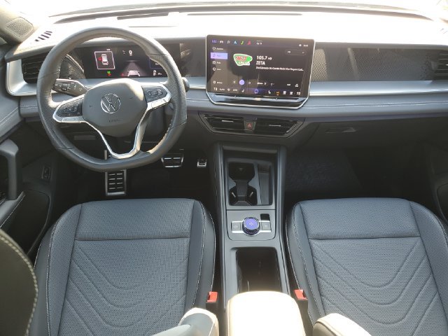 Certified 2025 Volkswagen Tiguan SE R-Line FWD image 23