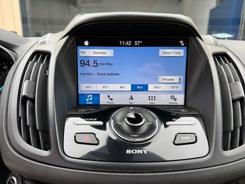 Used 2017 Ford Escape Titanium image 31