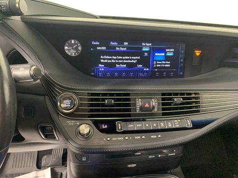 Used 2020 Lexus LS 500 w/ Interior Upgrade Package RWD image 25