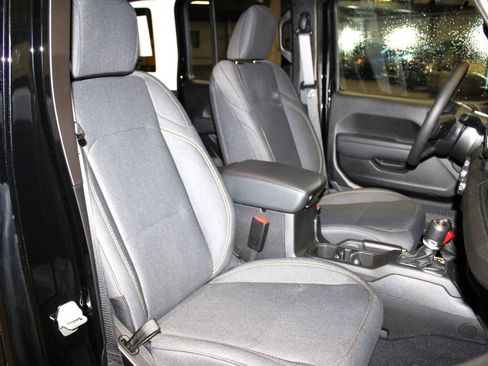 Certified 2025 Jeep Wrangler Sport S image 24