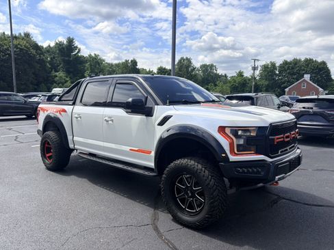 Used 2018 Ford F150 Raptor w/ Equipment Group 802A Luxury AWD/4WD image 3