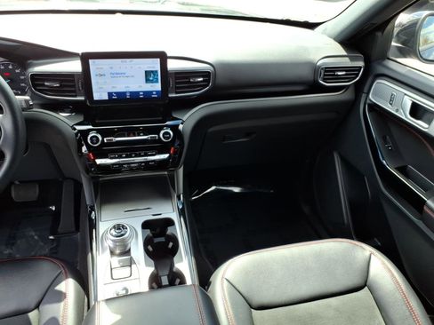 Used 2023 Ford Explorer ST-Line AWD/4WD image 15