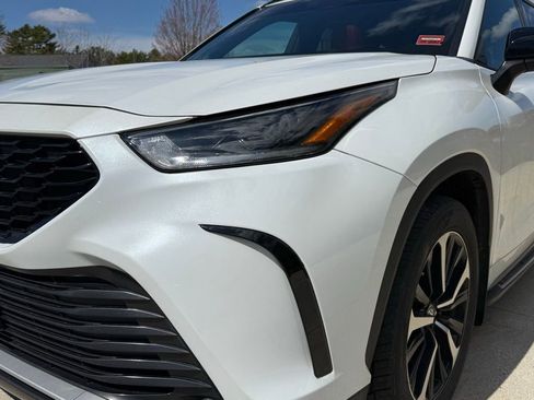Used 2022 Toyota Highlander XSE AWD/4WD image 17
