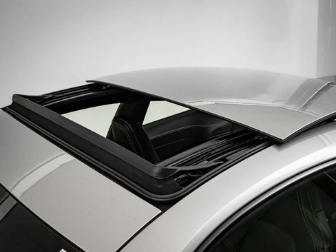 Certified 2025 Porsche 911 Carrera 4 GTS image 15