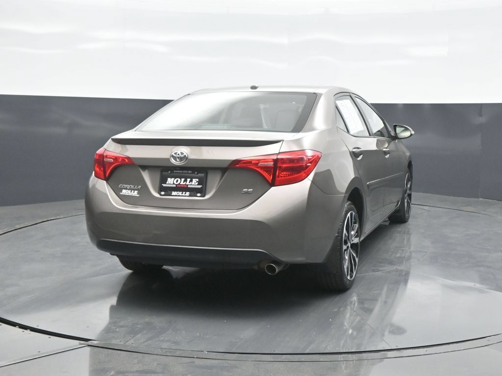 Used 2018 Toyota Corolla SE FWD image 6