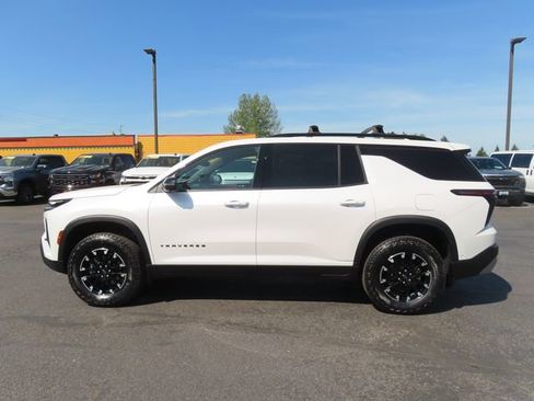Used 2025 Chevrolet Traverse Z71 w/ Enhanced Driving Package AWD/4WD image 4