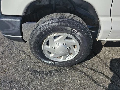 Used 2014 Ford E-250 and Econoline 250 w/ Commercial Cargo Van Package image 9