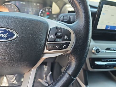 Used 2023 Ford Explorer XLT w/ Equipment Group 202A RWD image 13