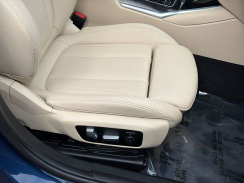 Used 2021 BMW 330i xDrive Sedan w/ Convenience Package image 12