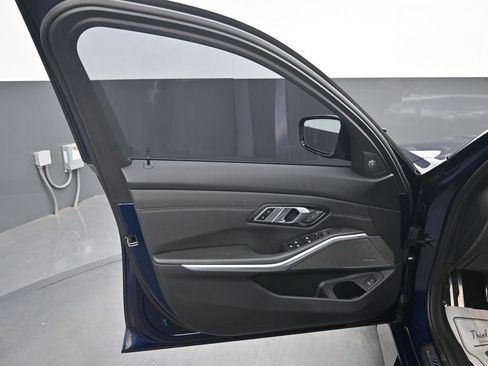 Used 2023 BMW M3 image 11