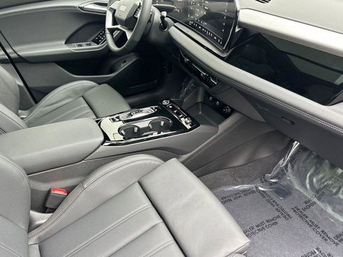 New 2025 Audi Q6 e-tron Premium Plus image 15