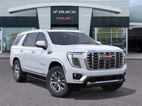 New 2026 GMC Yukon Denali w/ Sun & Power Step Package image 7
