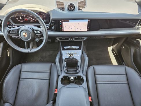 Certified 2026 Porsche Cayenne Coupe image 24