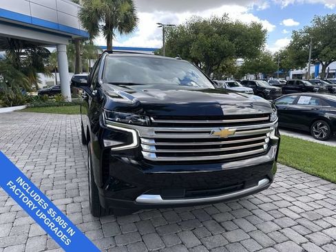 Used 2024 Chevrolet Suburban High Country AWD/4WD image 17