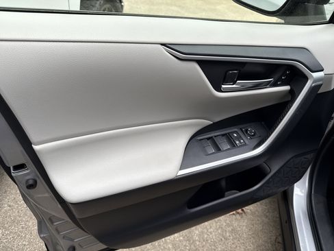 Used 2019 Toyota RAV4 XLE Premium w/ Cold Weather Package image 6