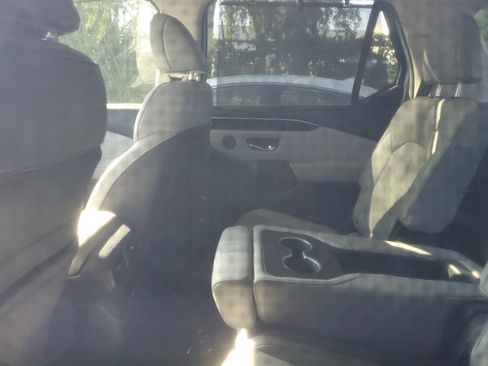 Used 2024 Honda Pilot Touring image 9