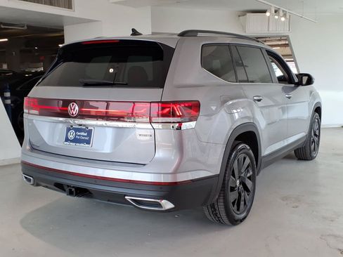 Used 2026 Volkswagen Atlas SE w/ Panoramic Sunroof Package AWD/4WD image 4