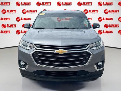 Used 2020 Chevrolet Traverse LT FWD image 2