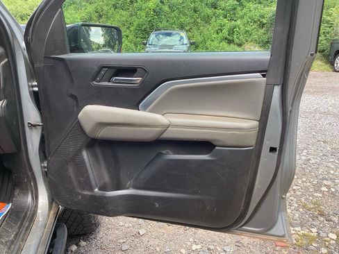 Used 2024 Chevrolet Colorado ZR2 w/ Technology Package AWD/4WD image 7